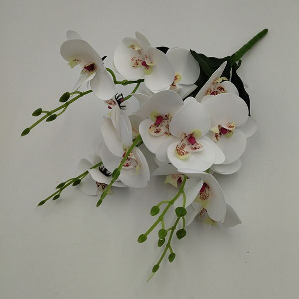 gumis-kicsi-orchidea-csokor-feher-1